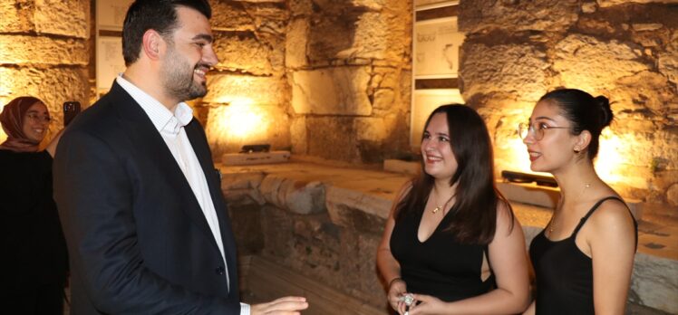 AK Parti'li İnan, vatandaşları gece müzeciliği yapılan Efes Antik Kenti'ne davet etti