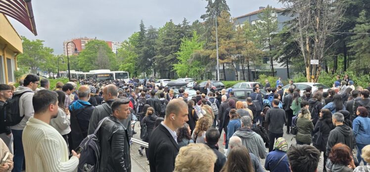 Başkentte kuvvetli yağış nedeniyle metro seferlerinde aksama yaşandı