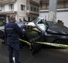 Ankara'da trafik levhası direğine çarpan otomobildeki 1 kişi öldü, 4 kişi yaralandı