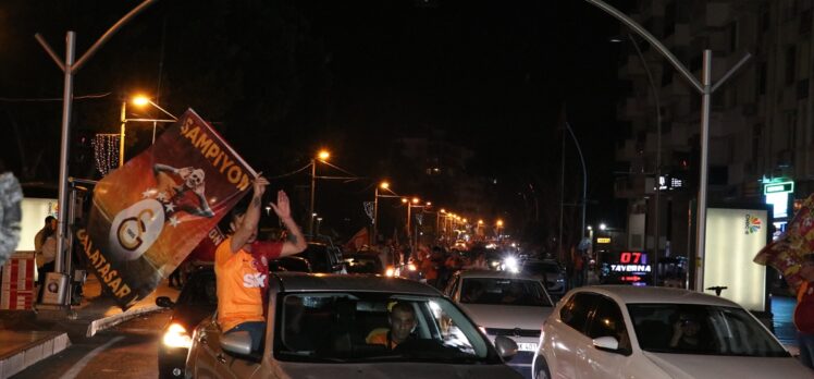 Antalya ve çevre illerde Galatasaray taraftarları şampiyonluğu kutladı