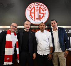 Antalyaspor'da teknik direktörlüğe getirilen Alex'in hayali büyük: