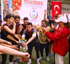 Azerbaycan'daki Türk öğrenciler, “İki Kahraman, Bir Turnuva” futbol turnuvasında mücadele etti