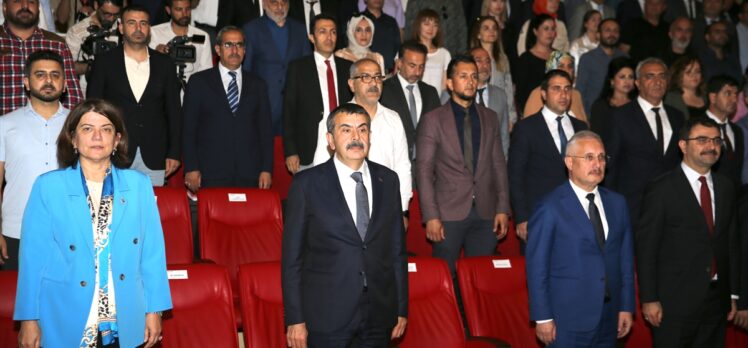 Bakan Tekin, Diyarbakır'da “İl Eğitim Yöneticileri Toplantısı”na katıldı: