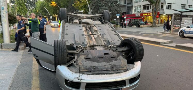 Başkentte direksiyon hakimiyetini kaybeden sürücü, bir otomobile çarpıp takla attı