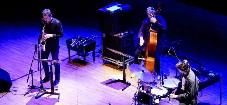 Caz sanatçısı Henri Texier, CRR'de konser verdi