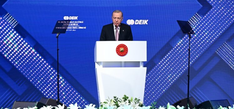 Cumhurbaşkanı Erdoğan: “Tüm dünyanın içinde olduğu bu sancılı dönemi Türkiye ve Türk ekonomisi açısından inşallah tarihi bir sıçrama tahtasına dönüştüreceğiz”