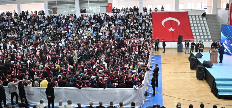 Cumhurbaşkanı Yardımcısı Yılmaz, “Bingöl Üniversitesi Akademik Yılı Mezuniyet Töreni”ne katıldı: