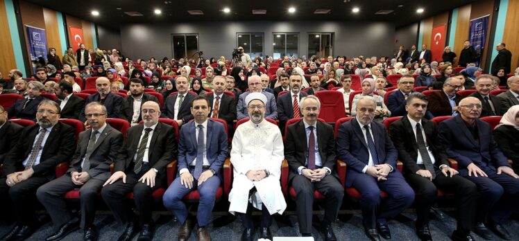 Diyanet İşleri Başkanı Erbaş İstanbul'da “6. Aile Forumu”nda konuştu: