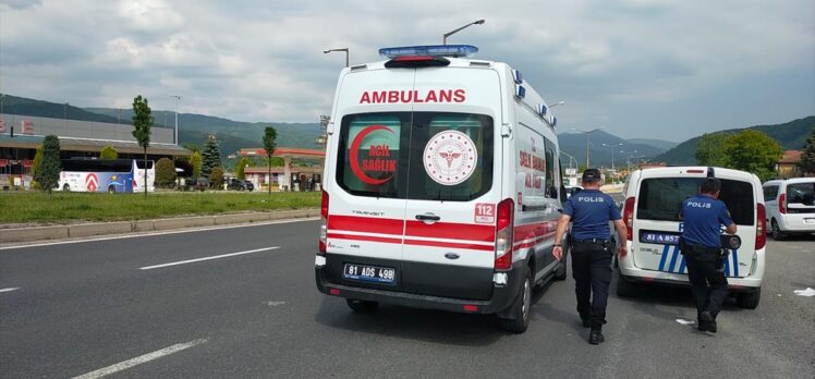 Düzce'de iş yeri sahibini tüfekle vurup kaçmaya çalışan şüpheliyi polis bacağından vurarak yakaladı