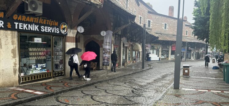 Edirne'de sağanak etkili oluyor