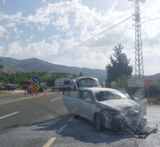 Elazığ'da iki otomobilin çarpıştığı kazada 1 kişi öldü, 6 kişi yaralandı