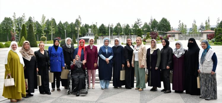 Emine Erdoğan, Anneler Günü vesilesiyle Devlet Konukevi'nde anneleri ağırladı: