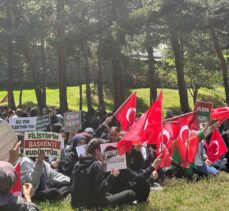 Erzurum'da lise öğrencileri Gazze için sessiz yürüyüş ve oturma eylemi yaptı