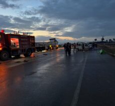 Hatay'da 2 otomobilin çarpıştığı kazada 5 kişi öldü