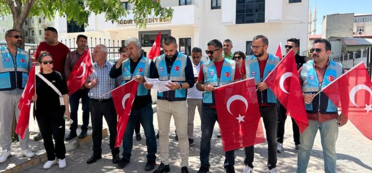 Iğdır'da Memur-Sen üyeleri, belediyede görevden almalara tepki gösterdi