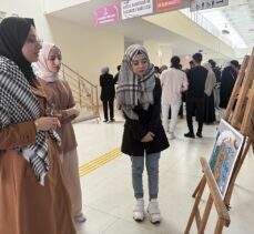 İsrail'in Gazze'ye saldırıları görsel sanatlar sergisiyle protesto edildi