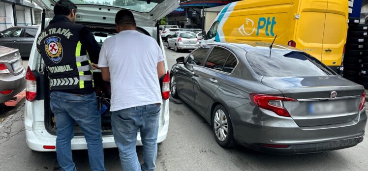 İstanbul'da trafiği tehlikeye düşüren sürücüye 3 bin 576 lira ceza