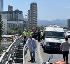 İzmir'de bariyere çarpan motosikletin sürücüsü öldü