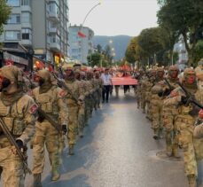 Karabük ve Düzce'de fener alayı düzenlendi