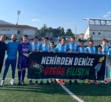 Karabük'teki 13 yaş altı futbol takımlarından Filistin'e destek