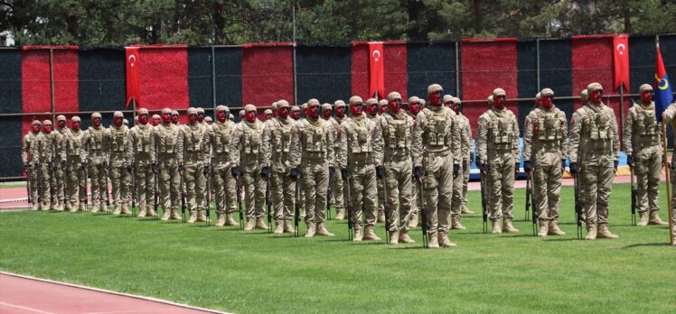 Kastamonu'da komandolar zeybek oynadı