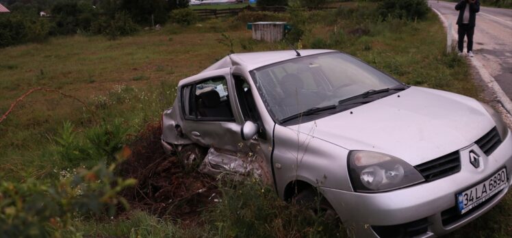 Kastamonu'da otomobil ile servis minibüsünün çarpıştığı kazada 5 kişi yaralandı