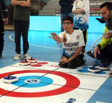 Kastamonu'da özel öğrencilerin yarıştığı floor curling turnuvası başladı