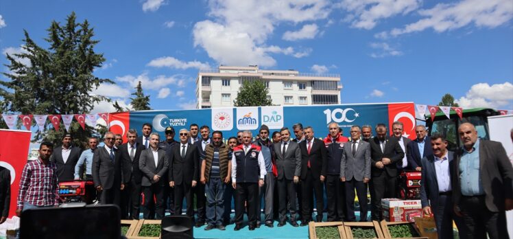 Malatyalı çiftçilere tohum, fide ve ekipman dağıtıldı