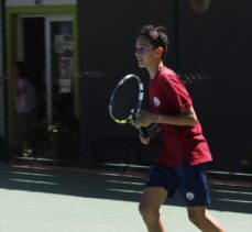 Manisa'da 14 Yaş Bahar Kupası Türkiye Serisi Tenis Turnuvası başladı