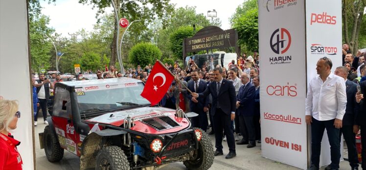 Petlas 2024 Türkiye Offroad Şampiyonası 1. Ayak Vezirköprü Yarışı'nın start seremonisi yapıldı