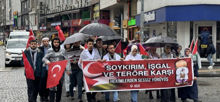 Rize'de sağlık çalışanları “sessiz yürüyüş”le İsrail'i protesto etti