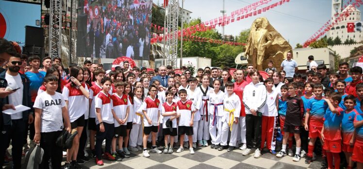 Samsun'dan yola çıkan bisikletli grup Ankara'ya ulaştı