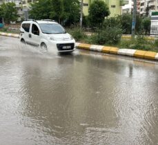 Şanlıurfa'da sağanak ve dolu etkili oldu