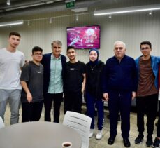 Şenol Güneş, Fatih Belediyesi tarafından yapılan kütüphaneleri ziyaret etti