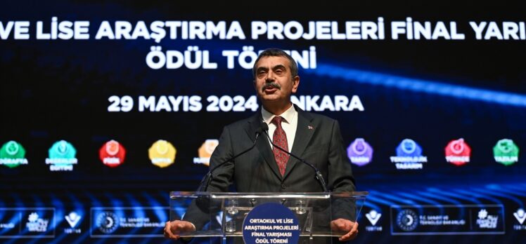 TÜBİTAK'ın lise ve ortaokul öğrencileri araştırma projeleri yarışmaları ödül töreni yapıldı