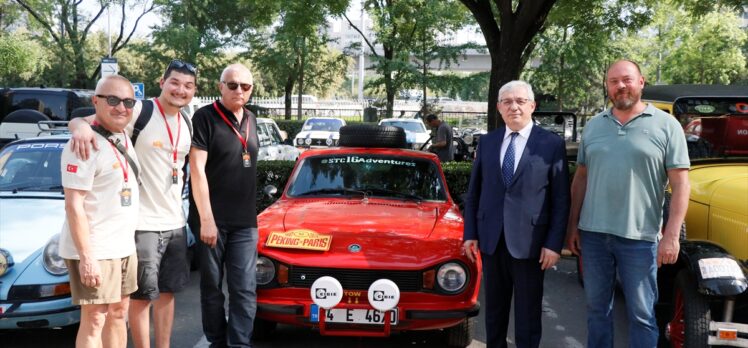 Türk ralliciler, Pekin-Paris Klasik Otomobil Rallisi'nde start aldı