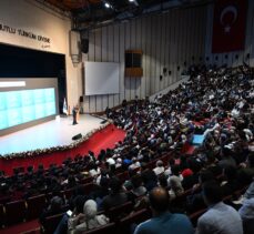 Türkiye'nin ilk astronotu Gezeravcı, Trabzon'da gençlerle buluştu: