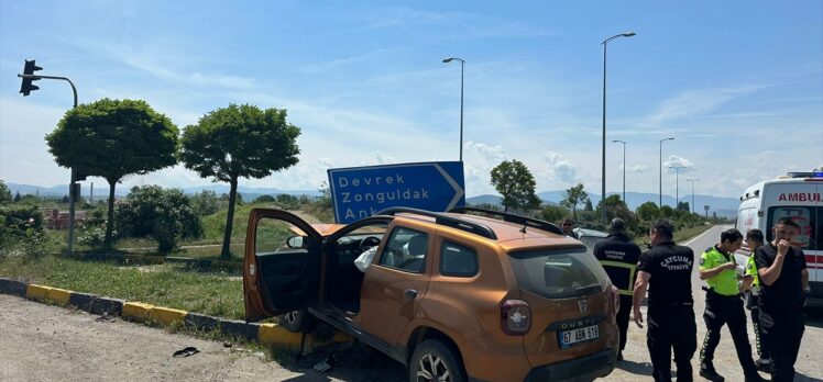 Zonguldak'ta iki otomobilin çarpıştığı kazada 1 kişi öldü, 1 kişi yaralandı