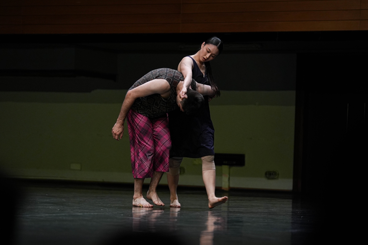 37. Uluslararası İzmir Festivali'nde çağdaş dans topluluğu Folkwang Tanzstudio sahne aldı