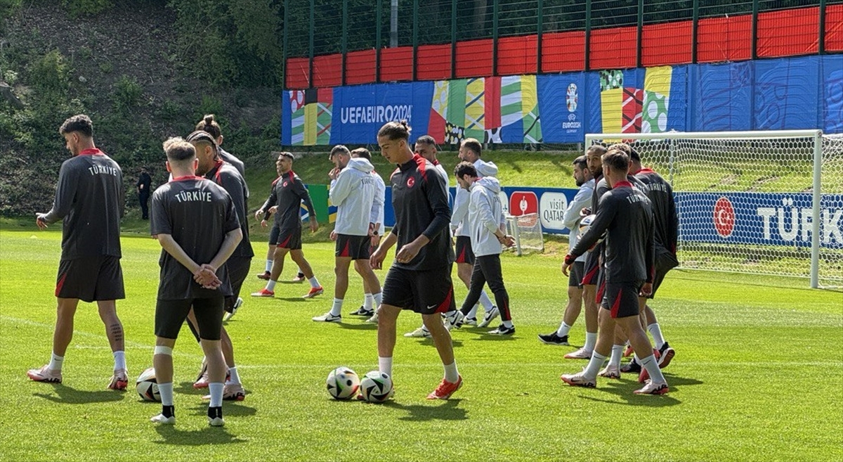 A Milli Futbol Takımı, Gürcistan maçı hazırlıklarına devam etti