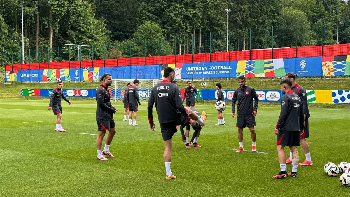 A Milli Futbol Takımı'nda Gürcistan maçı hazırlıkları sürdü