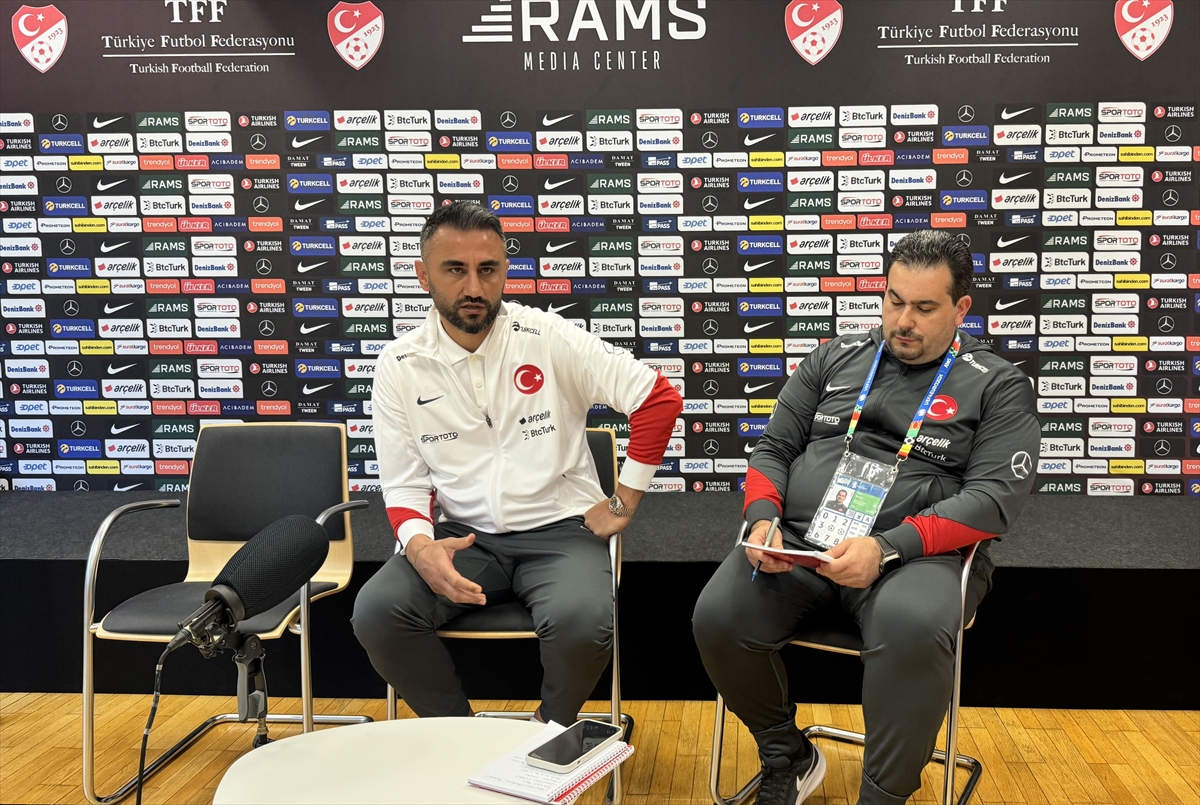 A Milli Futbol Takımı'nın yardımcı antrenörü Selçuk Şahin'in takıma güveni tam: