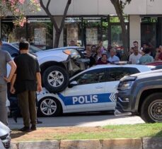 Adana'da pikabın 2 araca çarpması sonucu 1'i polis 2 kişi yaralandı