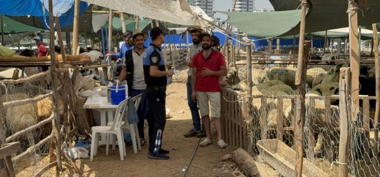 Adana'da polis, kurbanlık satıcılarına hırsızlık ve dolandırıcılık uyarısı yaptı