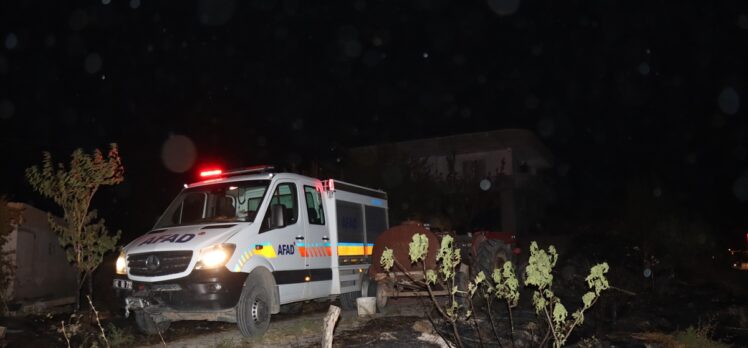 Adıyaman'da çıkan anız yangını evlere sıçramadan söndürüldü