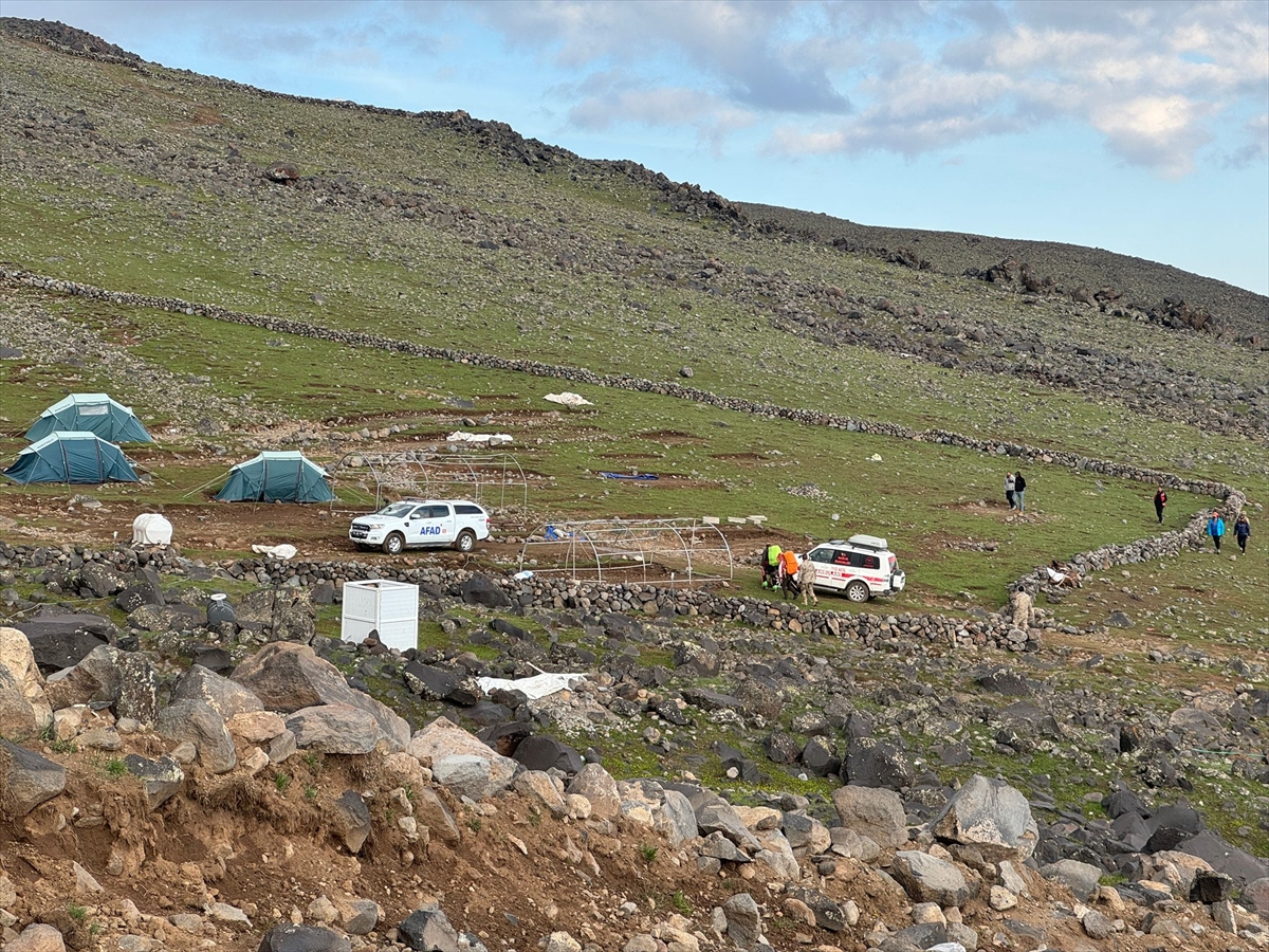 Ağrı Dağı'nda kayalıklardan düşen İranlı dağcının cesedine ulaşıldı