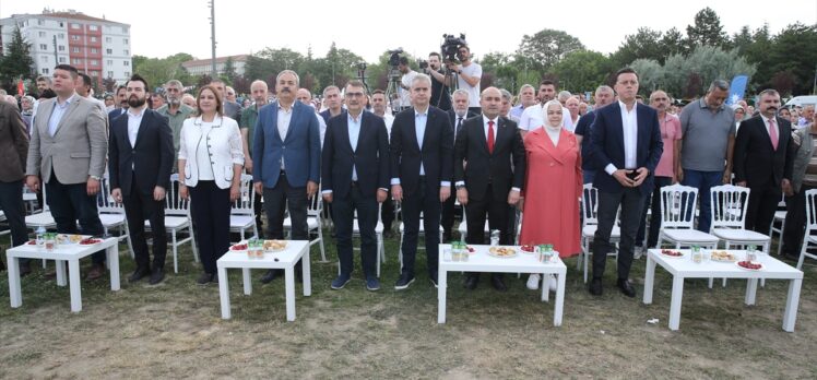 AK Parti Genel Başkan Yardımcısı Yalçın, Eskişehir'de bayramlaşma programında konuştu: