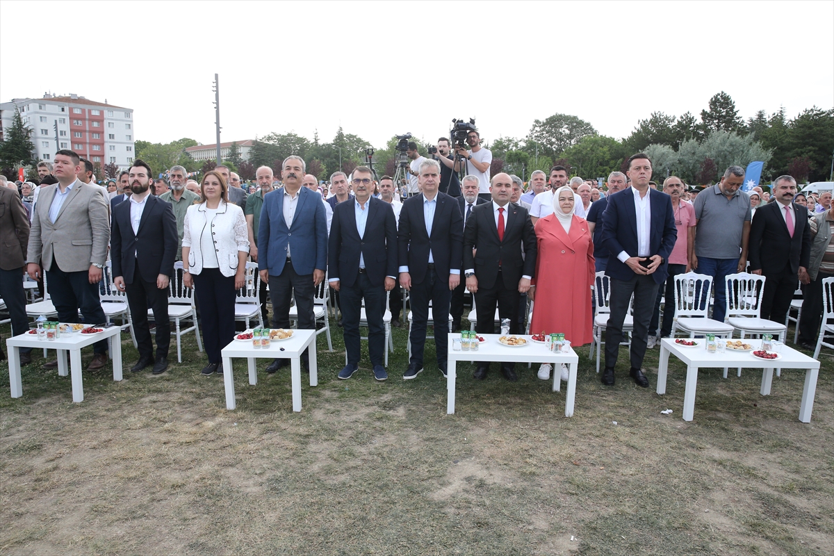 AK Parti Genel Başkan Yardımcısı Yalçın, Eskişehir'de bayramlaşma programında konuştu: