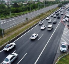 Trafik Gerede-Karadeniz bağlantı yolunda yoğun, Anadolu Otoyolu'nda kısmen akıcı seyrediyor