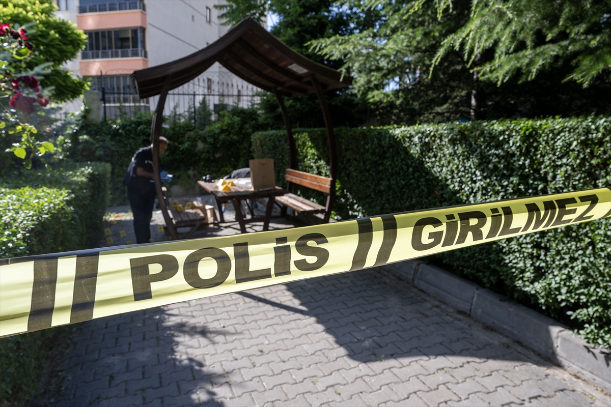 Ankara'da bir kişi karısını ve kızını silahla öldürdü